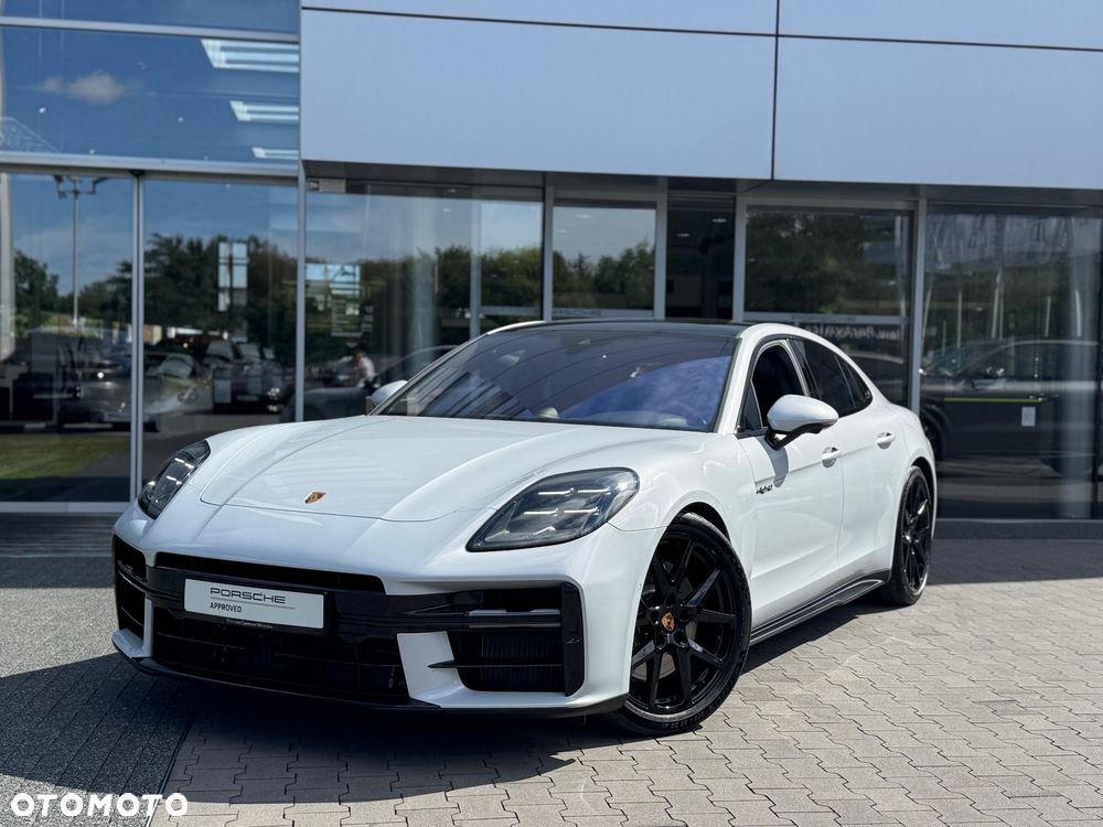 Porsche Panamera 4 E-Hybrid PHEV - 11