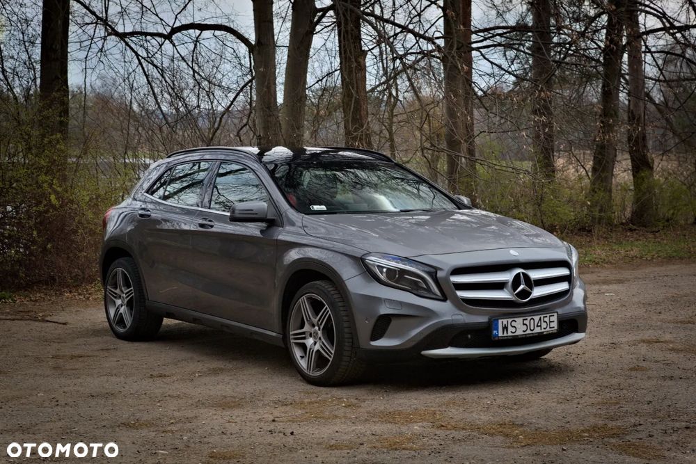 Mercedes-Benz GLA 200 7G-DCT - 37