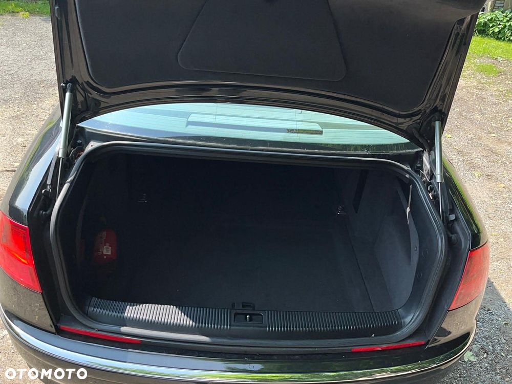 Audi A8 4.2 Quattro - 6
