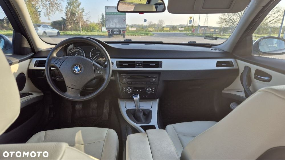 BMW Seria 3 320d - 8