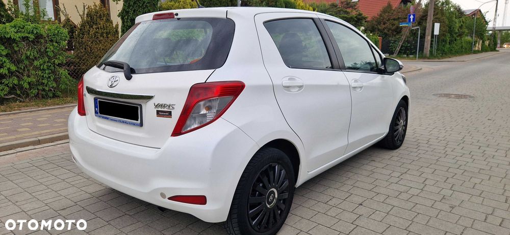 Toyota Yaris - 4