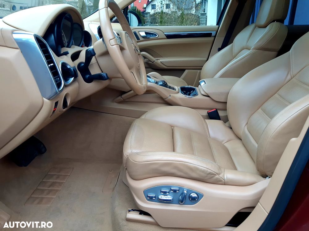 Porsche Cayenne - 12