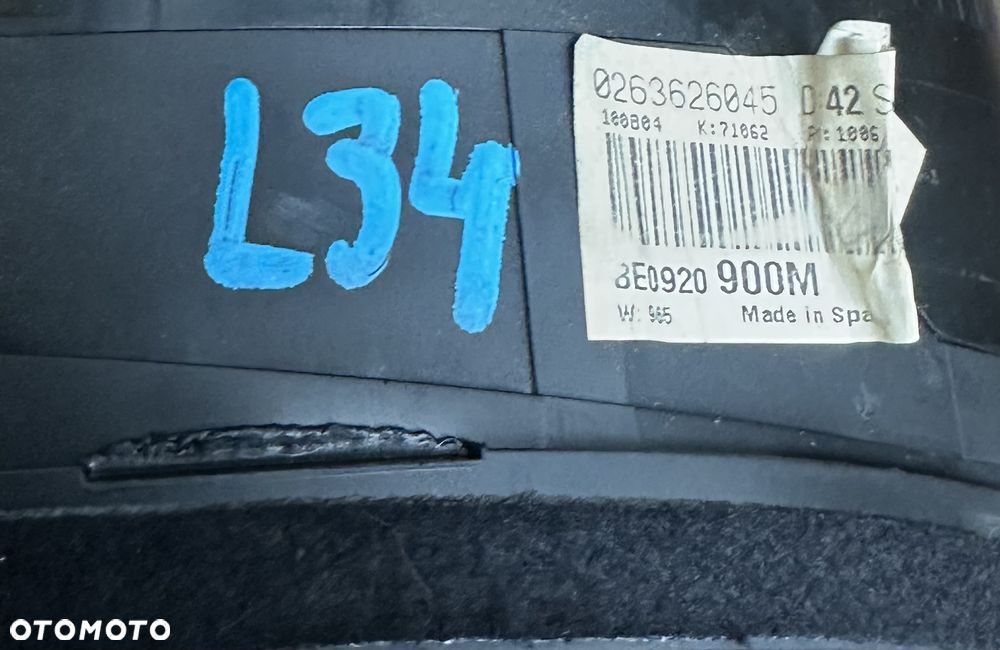 Licznik Zegary Audi A4 B6 8E0920900M - 3