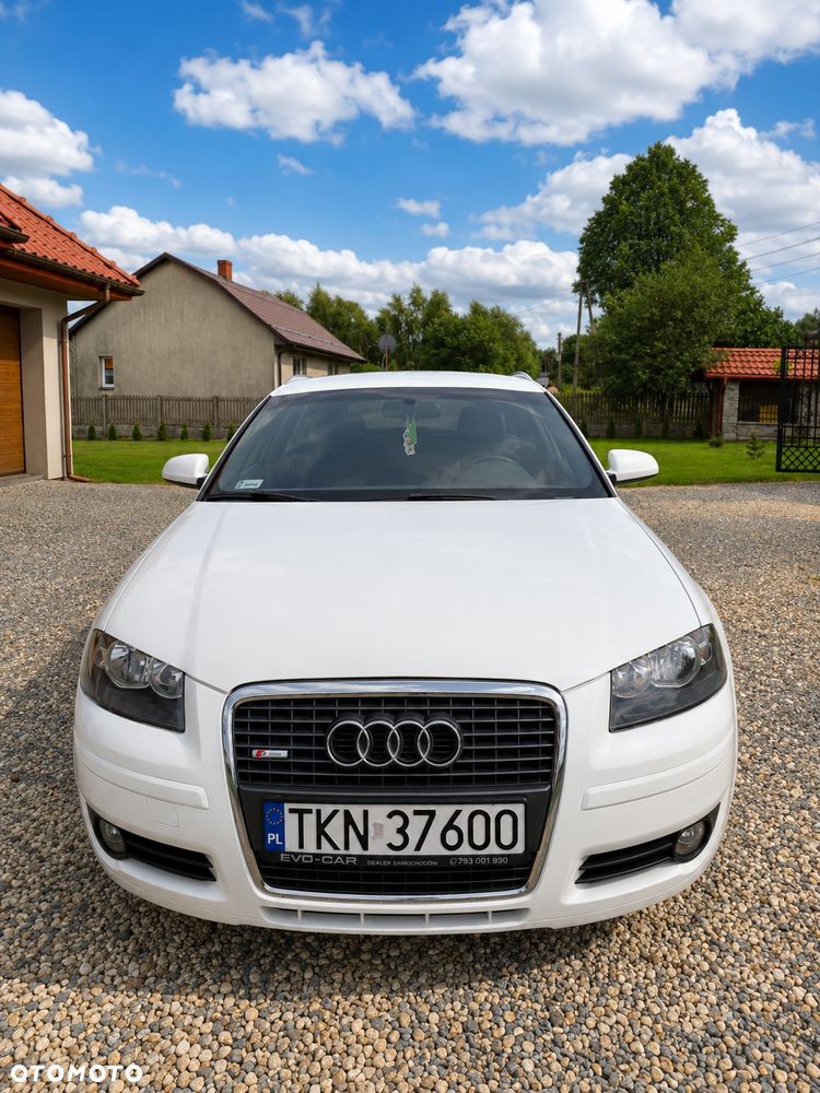 Audi A3 Sportback - 1