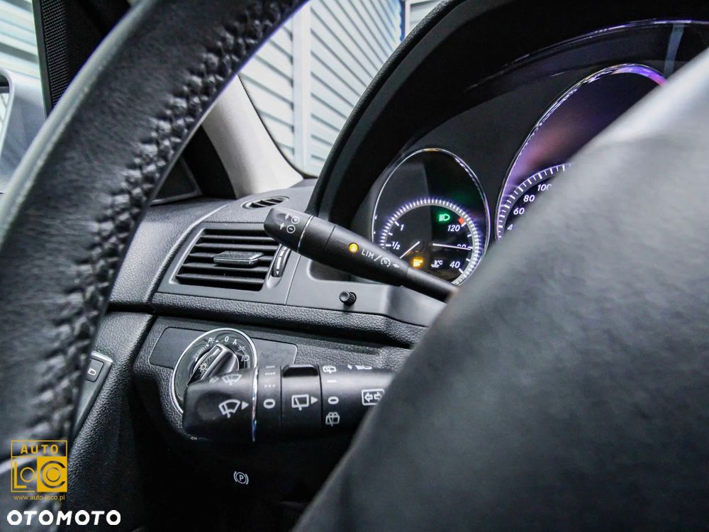 Mercedes-Benz Klasa C 180 CGI Automatik BlueEFFICIENCY Elegance - 24