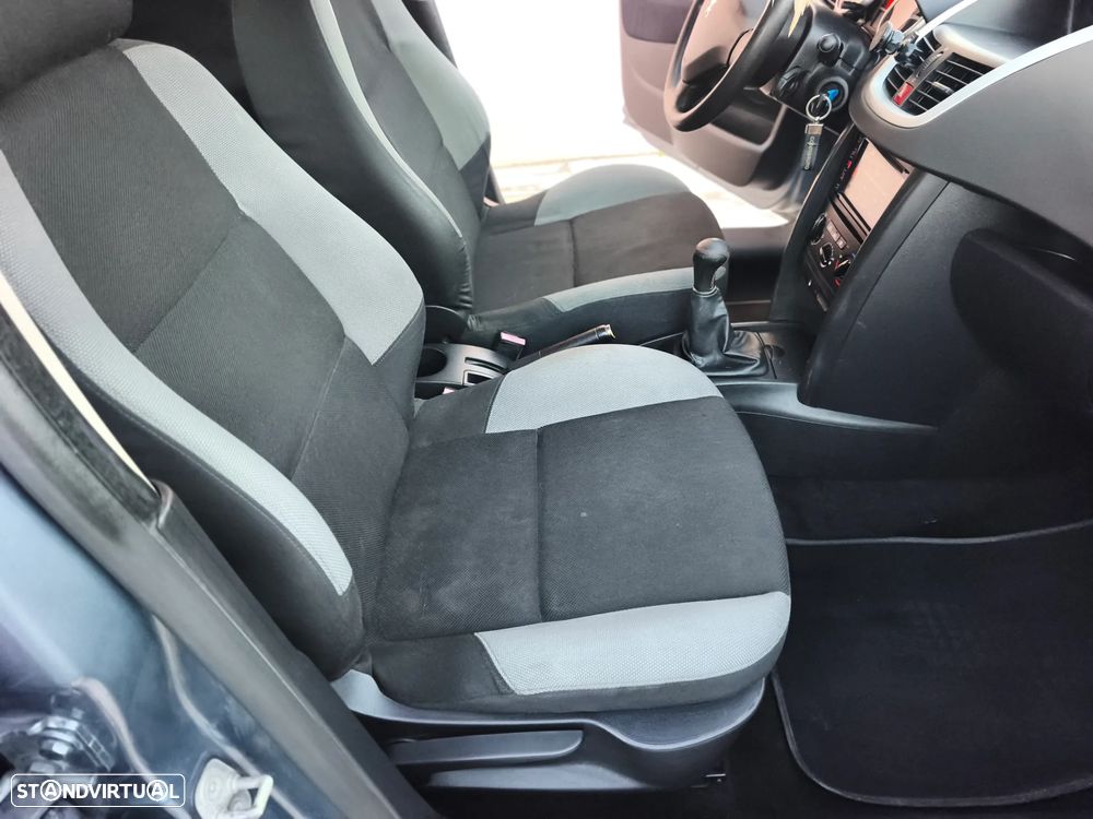 Peugeot 207 1.4 HDi Premium - 13