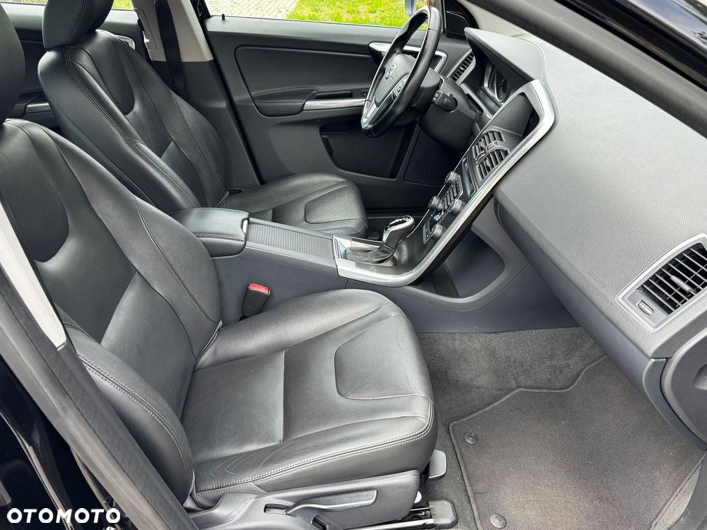 Volvo XC 60 D4 Geartronic Momentum - 36