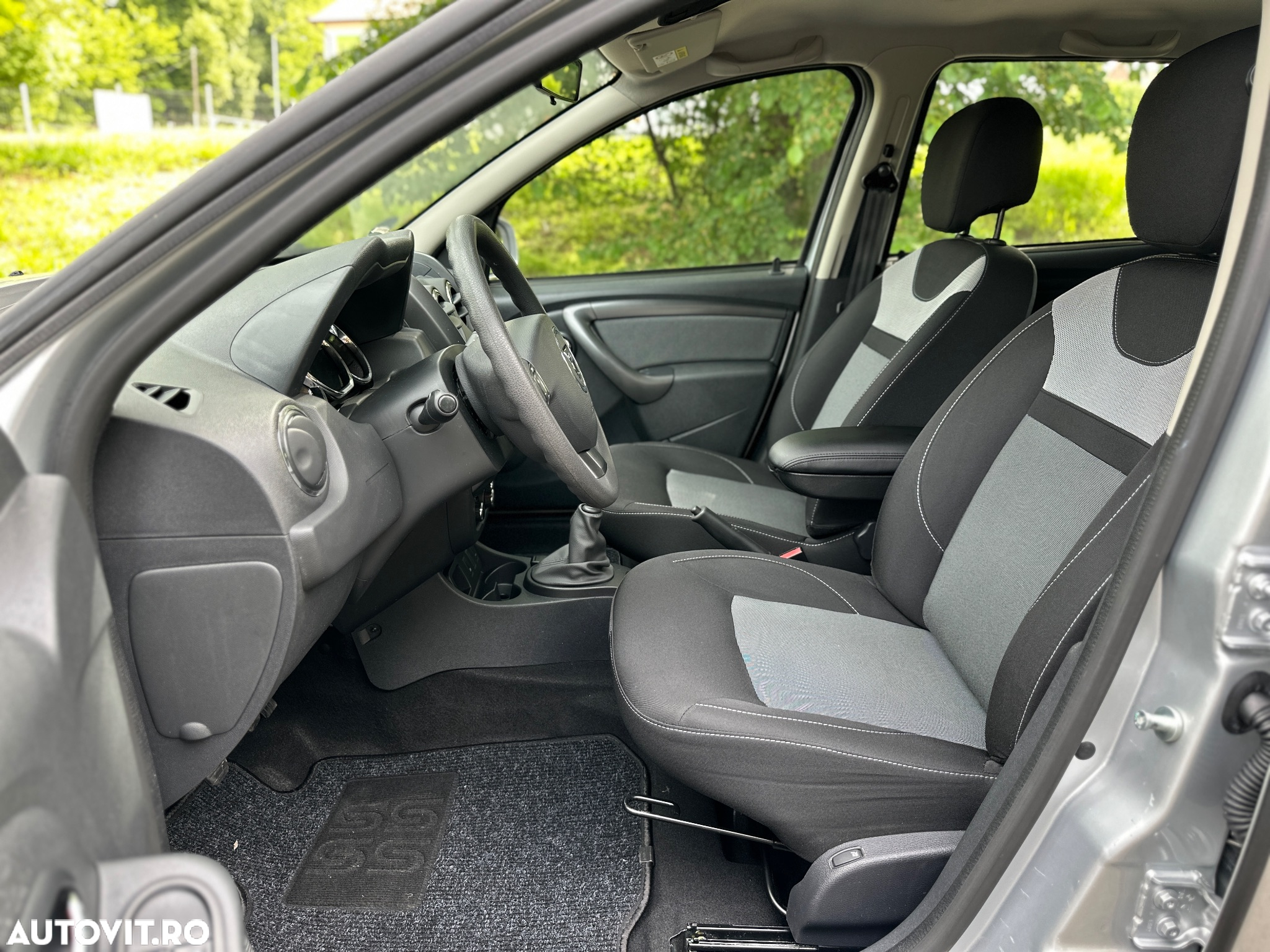 Dacia Duster 1.2 TCe 4x2 Laureate - 10