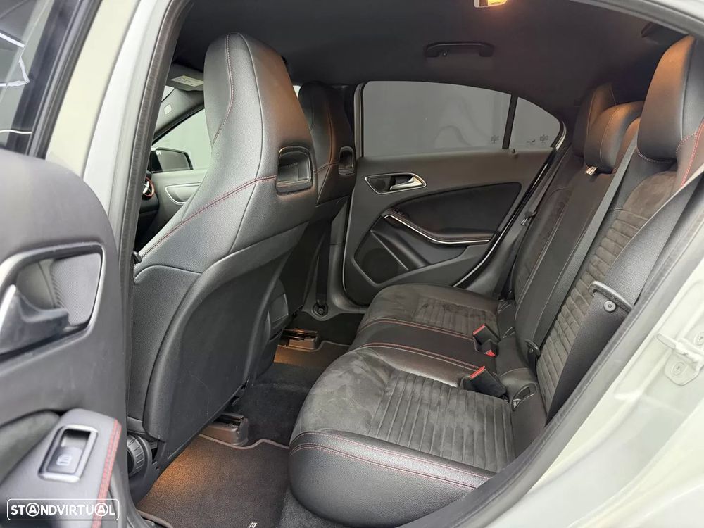 Mercedes-Benz A 180 d AMG Line Aut. — fotografia 38