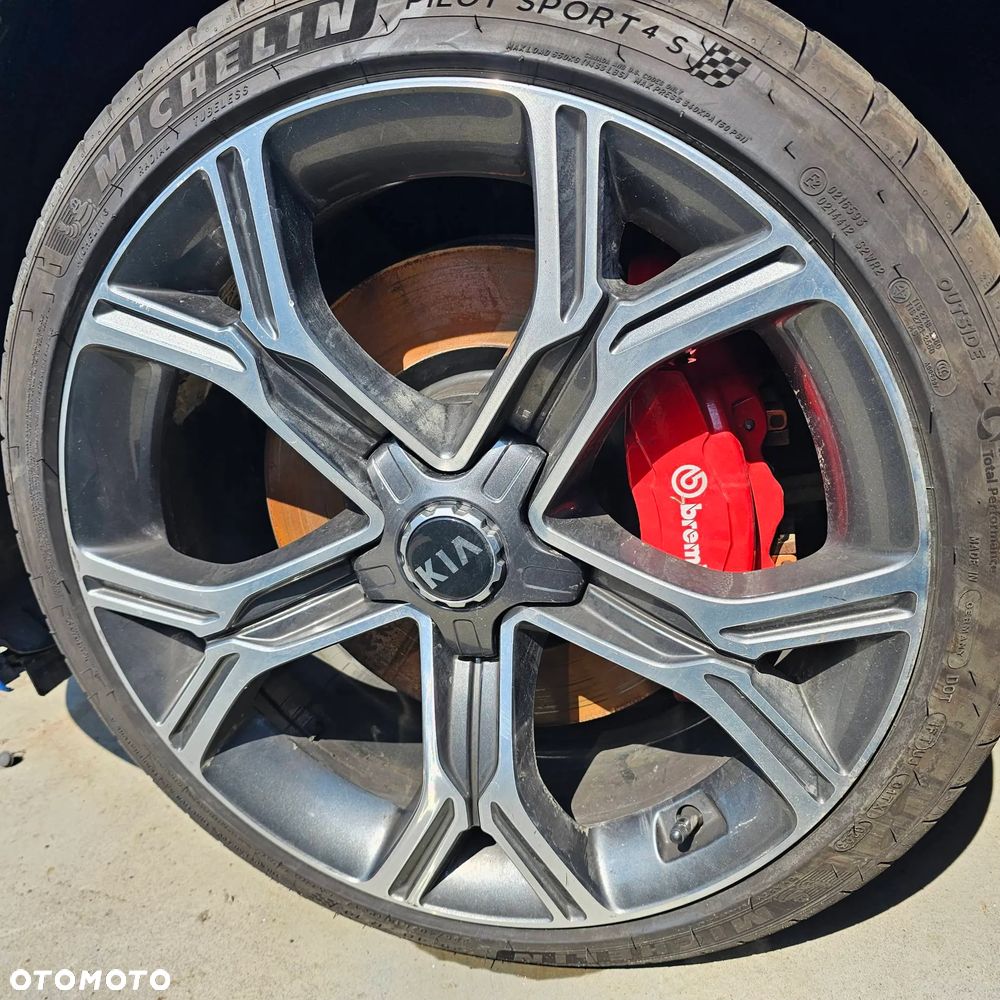 4 felgi aluminiowe 19 CALI + 4 opony MICHELIN komplet KIA STINGER GT 2017 3.3 GDI 370 KM 4X4 2017 64 tys. km - 4