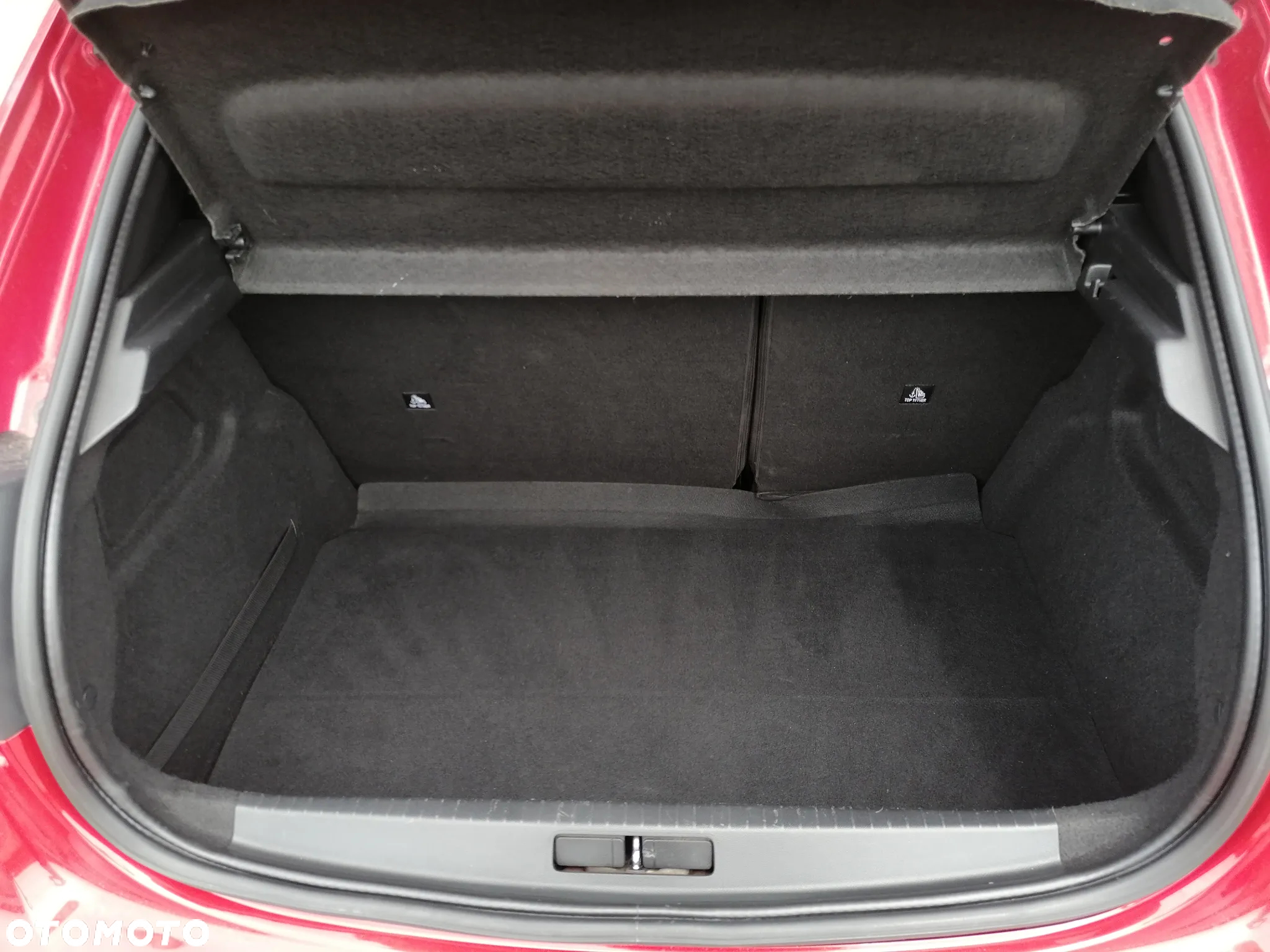 Peugeot 208 PureTech 100 GT - 35