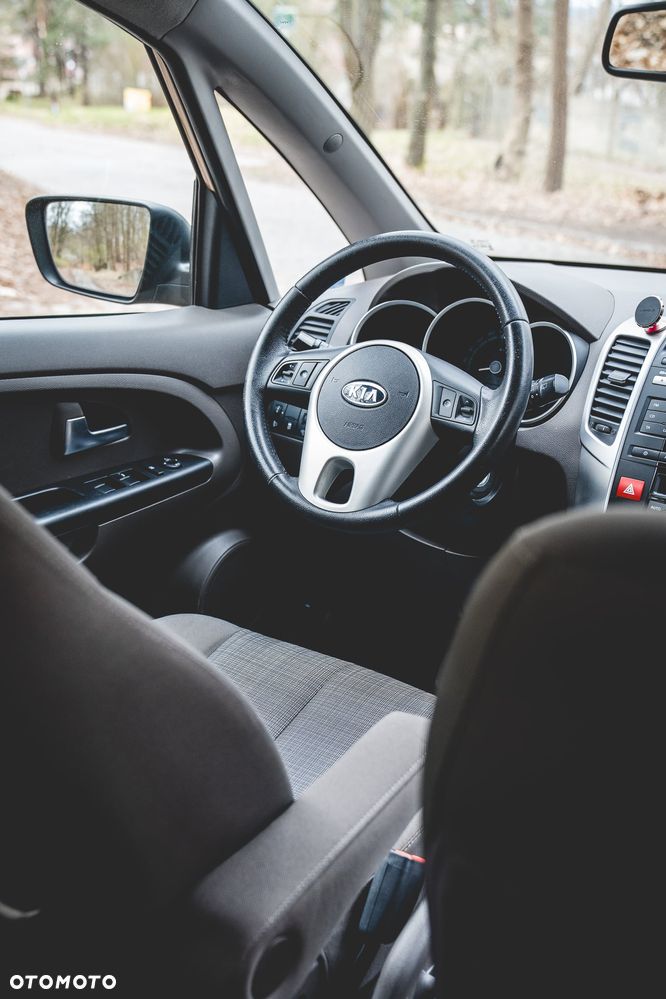 Kia Venga - 34