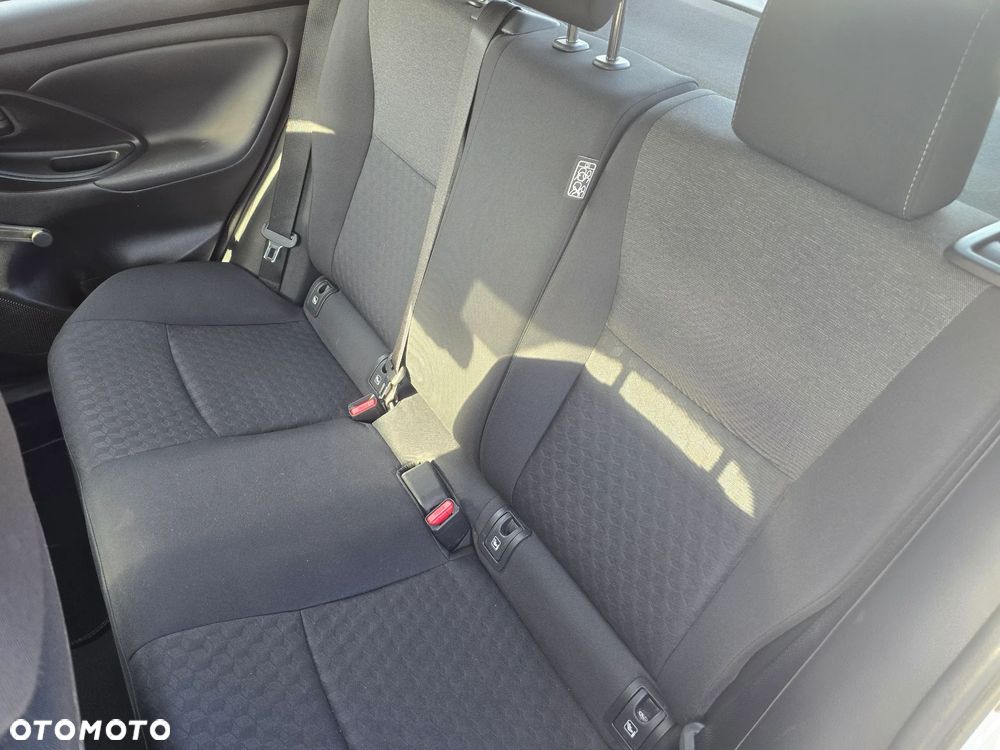 Toyota Yaris - 13