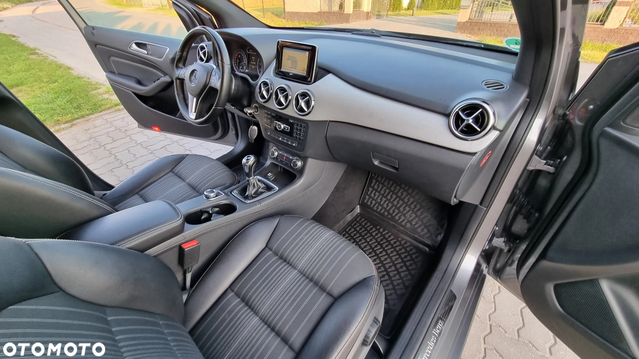 Mercedes-Benz Klasa B 200 AMG Line - 33