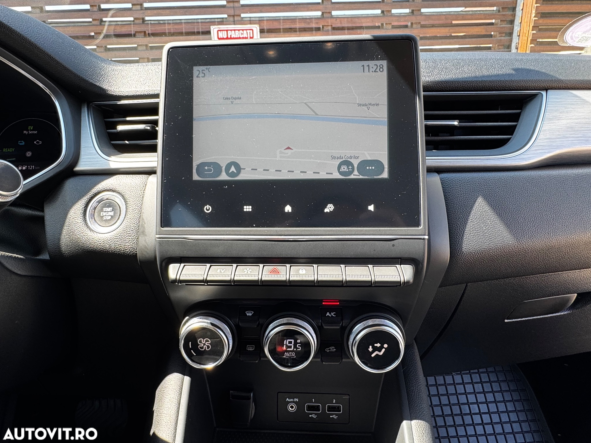 Renault Captur - 24