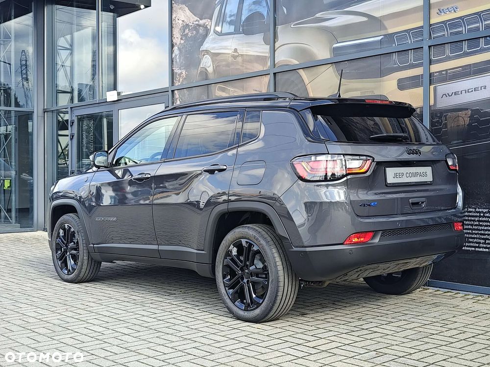 Jeep Compass - 4