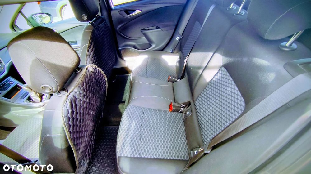 Opel Astra 1.4 T Enjoy - 6