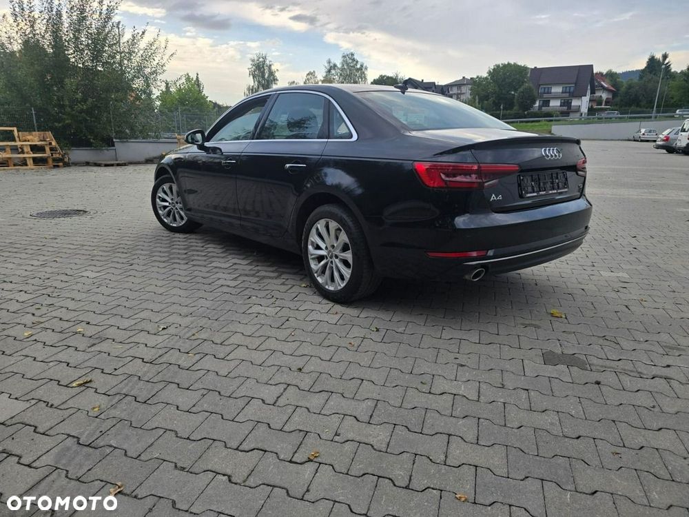 Audi A4 Limousine - 3