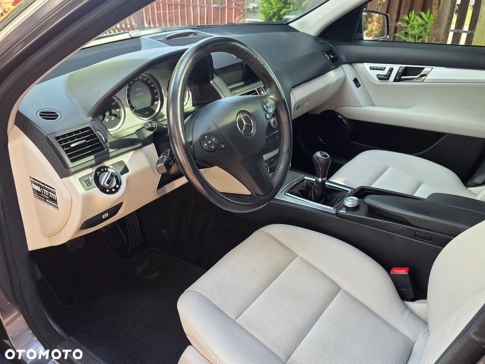 Mercedes-Benz Klasa C 280 Avantgarde Sport Edition + - 27