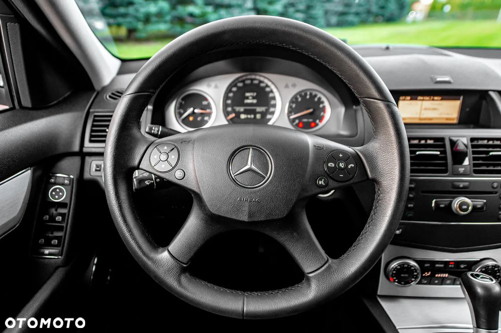 Mercedes-Benz Klasa C 200 7G-TRONIC Avantgarde Edition - 27