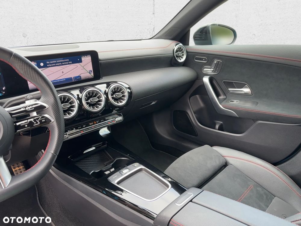 Mercedes-Benz CLA 200 mHEV AMG Line 7G-DCT - 15