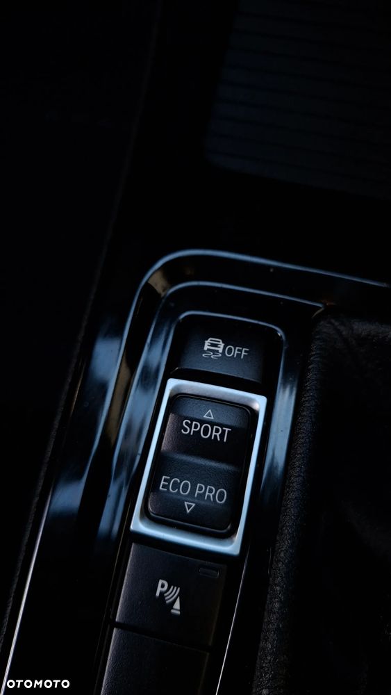 BMW X1 xDrive18d xLine - 37