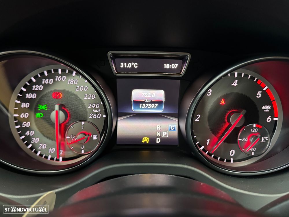 Mercedes-Benz GLA 200 d 4Matic 7G-DCT AMG Line - 24