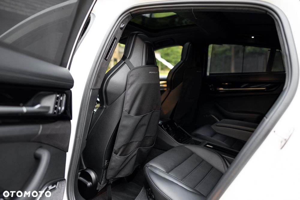 Porsche Panamera Turbo E-Hybrid PHEV - 24