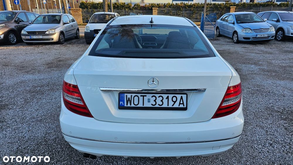 Mercedes-Benz Klasa C 180 BlueEFFICIENCY 7G-TRONIC - 26