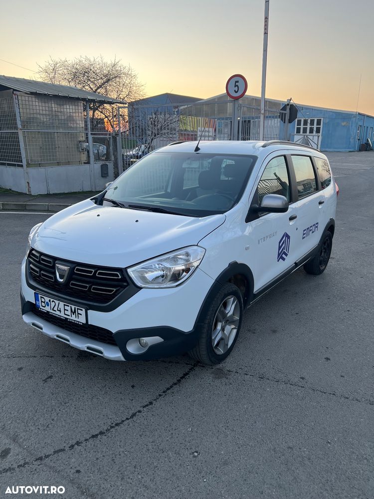 Dacia Lodgy 1.5 Blue dCi Stepway - 1