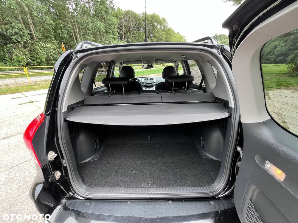 Toyota RAV4 - 9