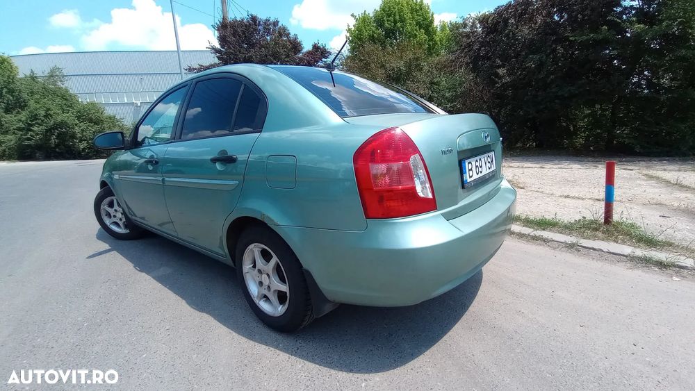 Hyundai Accent MC 14 DOHC 4DR GL CLASSIC - 3