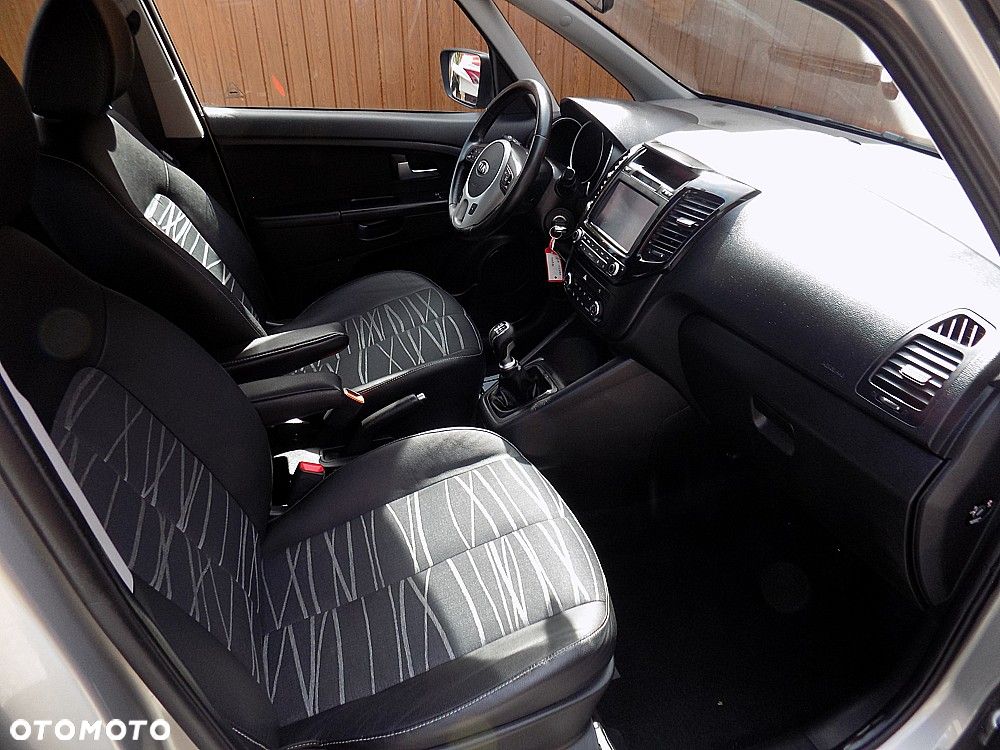 Kia Venga 1.4 CRDi 90 Vision - 8