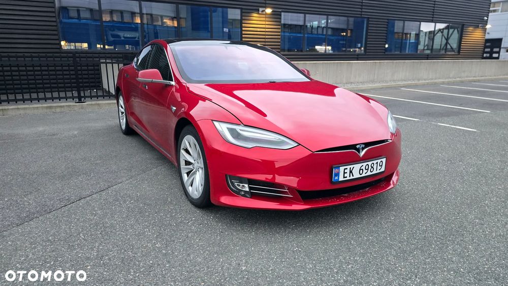 Tesla Model S - 30