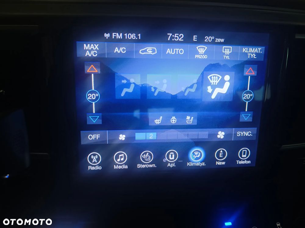 Chrysler Pacifica - 36