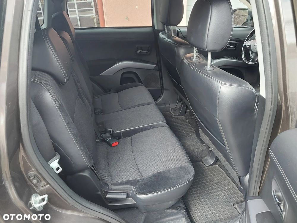 Mitsubishi Outlander 2.0 DID Intense + - 9