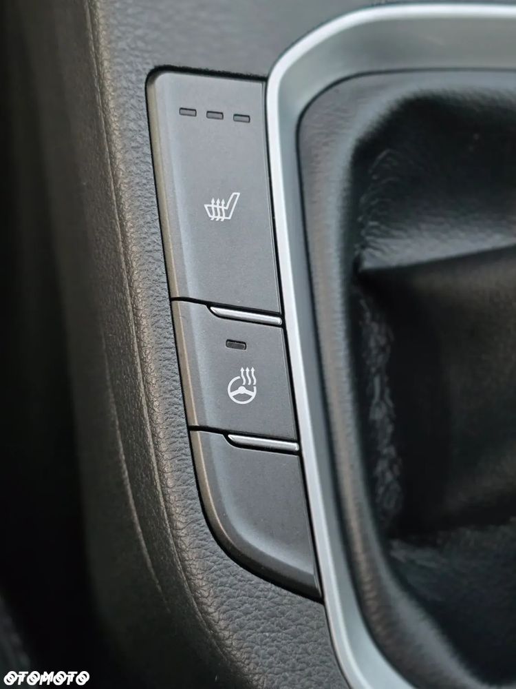 Hyundai i30 1.6 D Comfort - 24