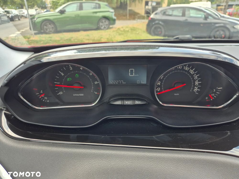 Peugeot 208 1.2 PureTech Style - 20