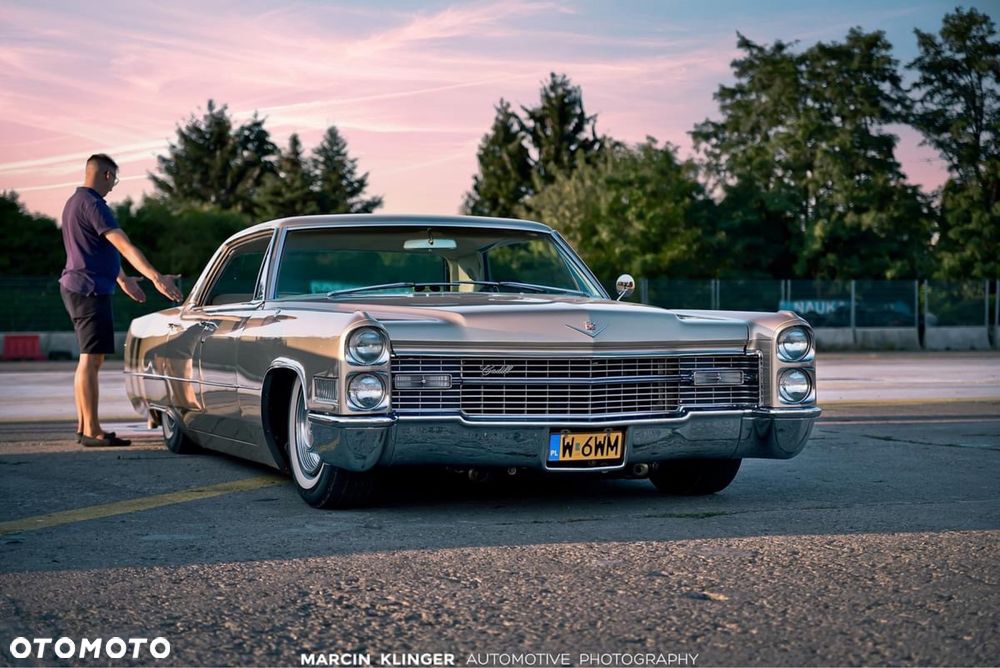 Cadillac Deville - 1