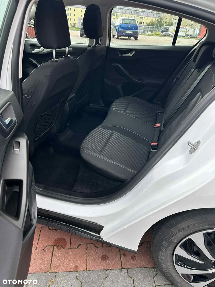 Ford Focus - 12