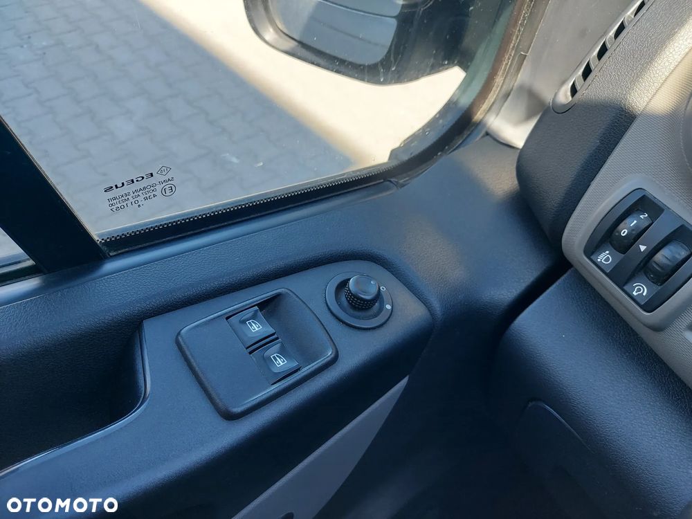Renault Trafic - 18