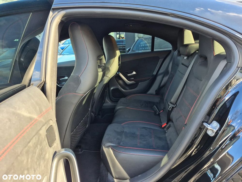 Mercedes-Benz CLA 180 7G-DCT - 21