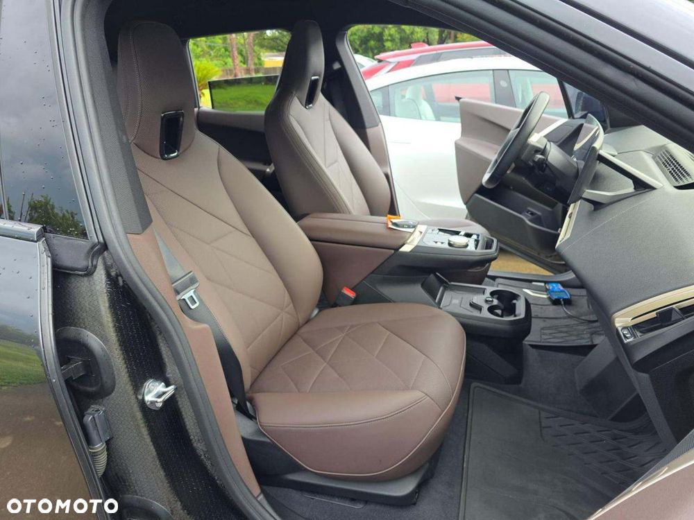 BMW iX - 20
