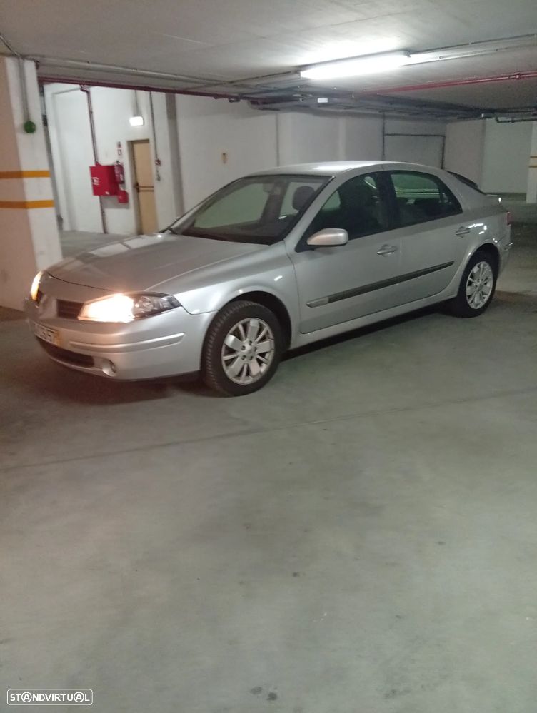 Renault Laguna 1.9 dCi Confort - 2