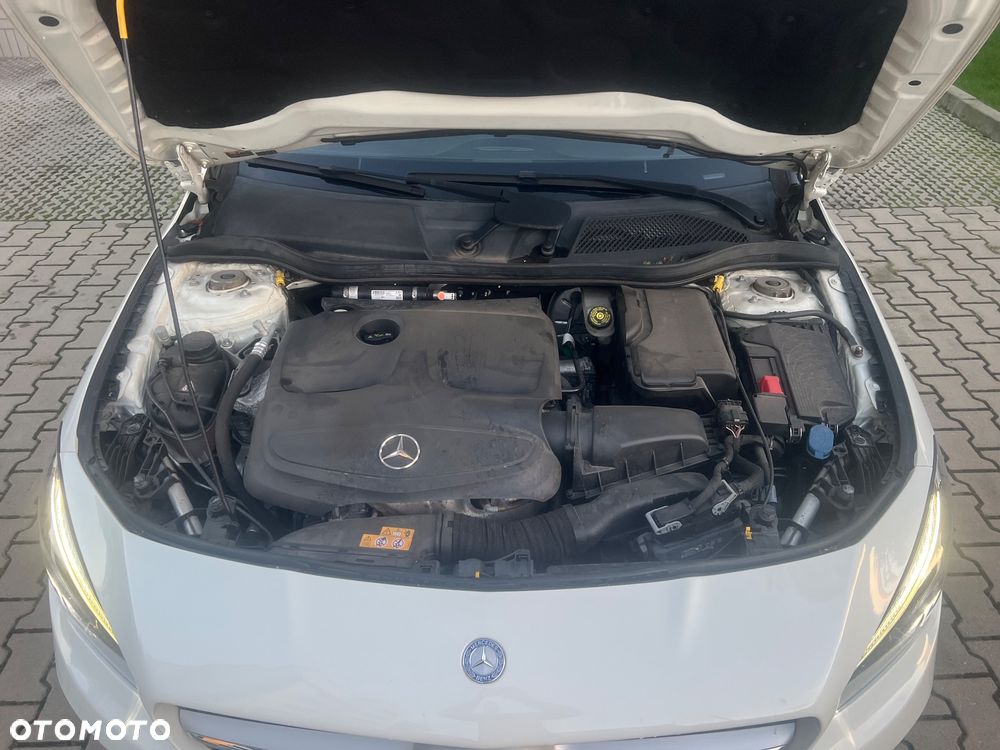 Mercedes-Benz CLA 180 7G-DCT UrbanStyle Edition - 7