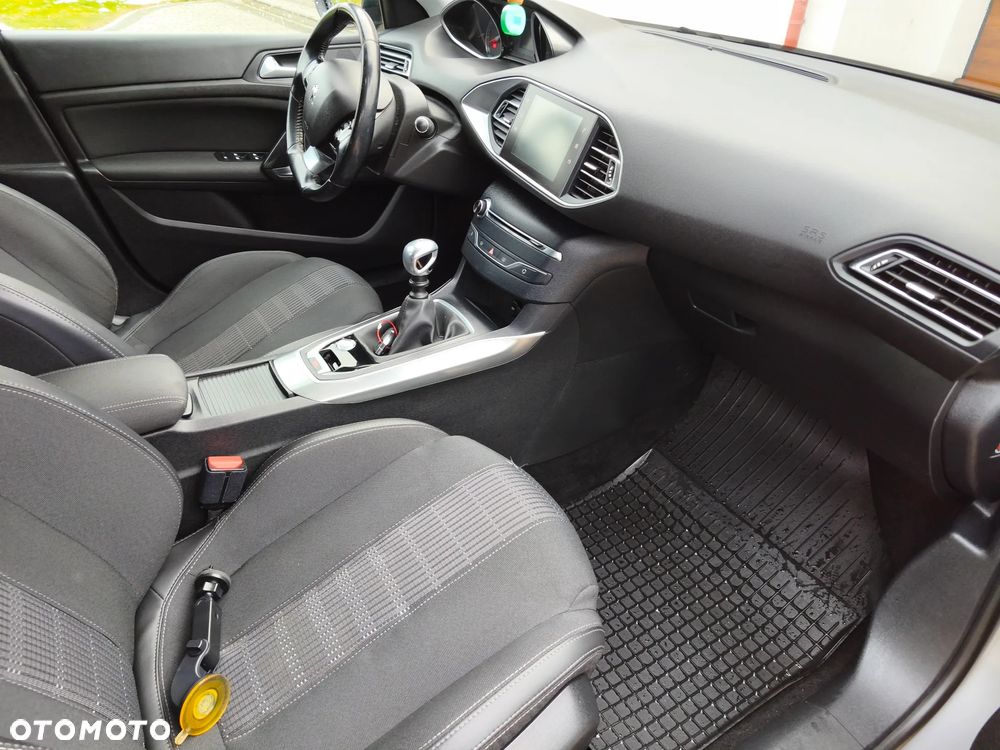 Peugeot 308 BlueHDi FAP 130 Stop & Start Allure Pack - 13