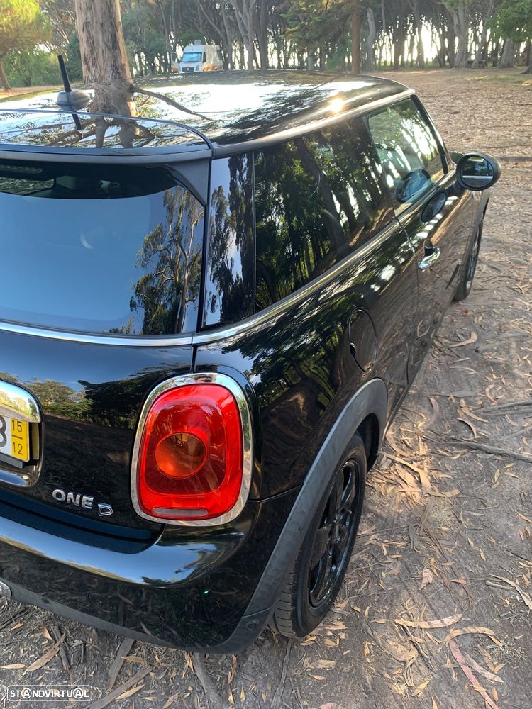 MINI 3 Portas One D - 7