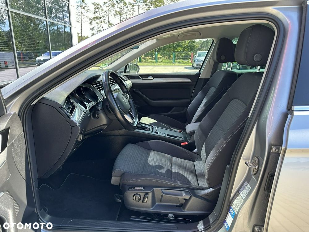 Volkswagen Passat Variant 2.0 TDI SCR DSG Business - 12