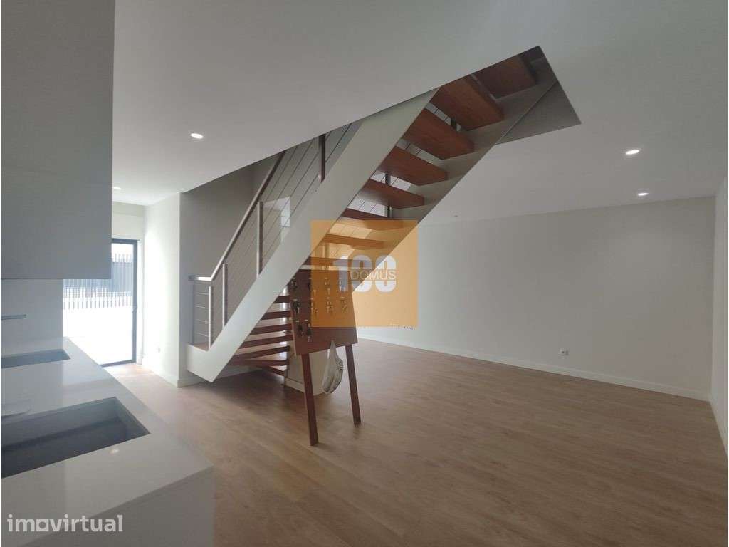 T2 duplex com dois terraços e garagem em Espinho - Grande imagem: 4/41