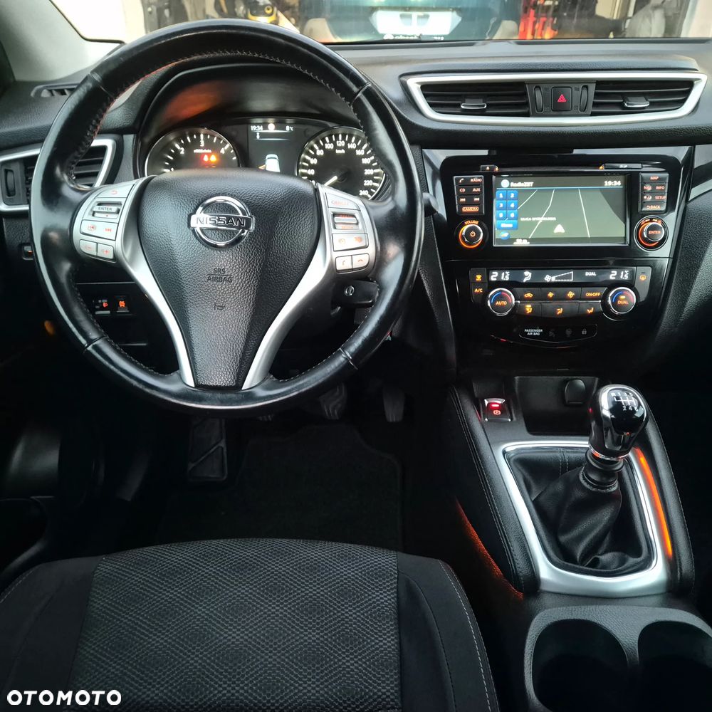 Nissan Qashqai 1.6 dCi 4 x 4 DPF Start/Stop tekna - 10